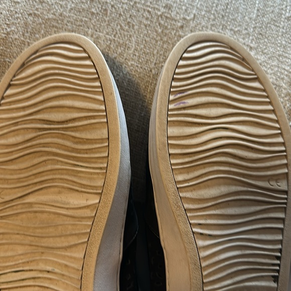 VIONIC women’s slip on sneakers suede black size 9 - Picture 8 of 10